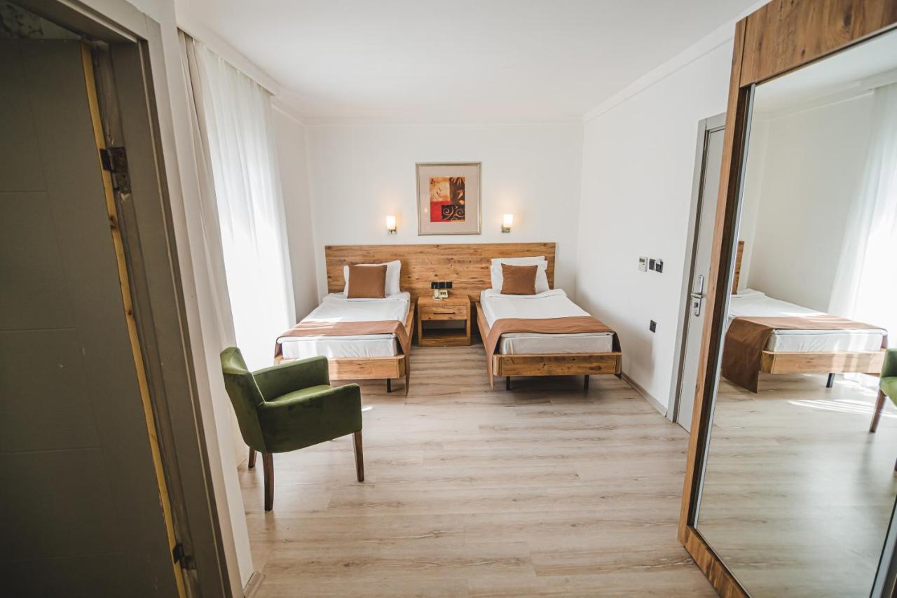 Uptown Bueyuek Anadolu Girne Hotel Zewnętrze zdjęcie
