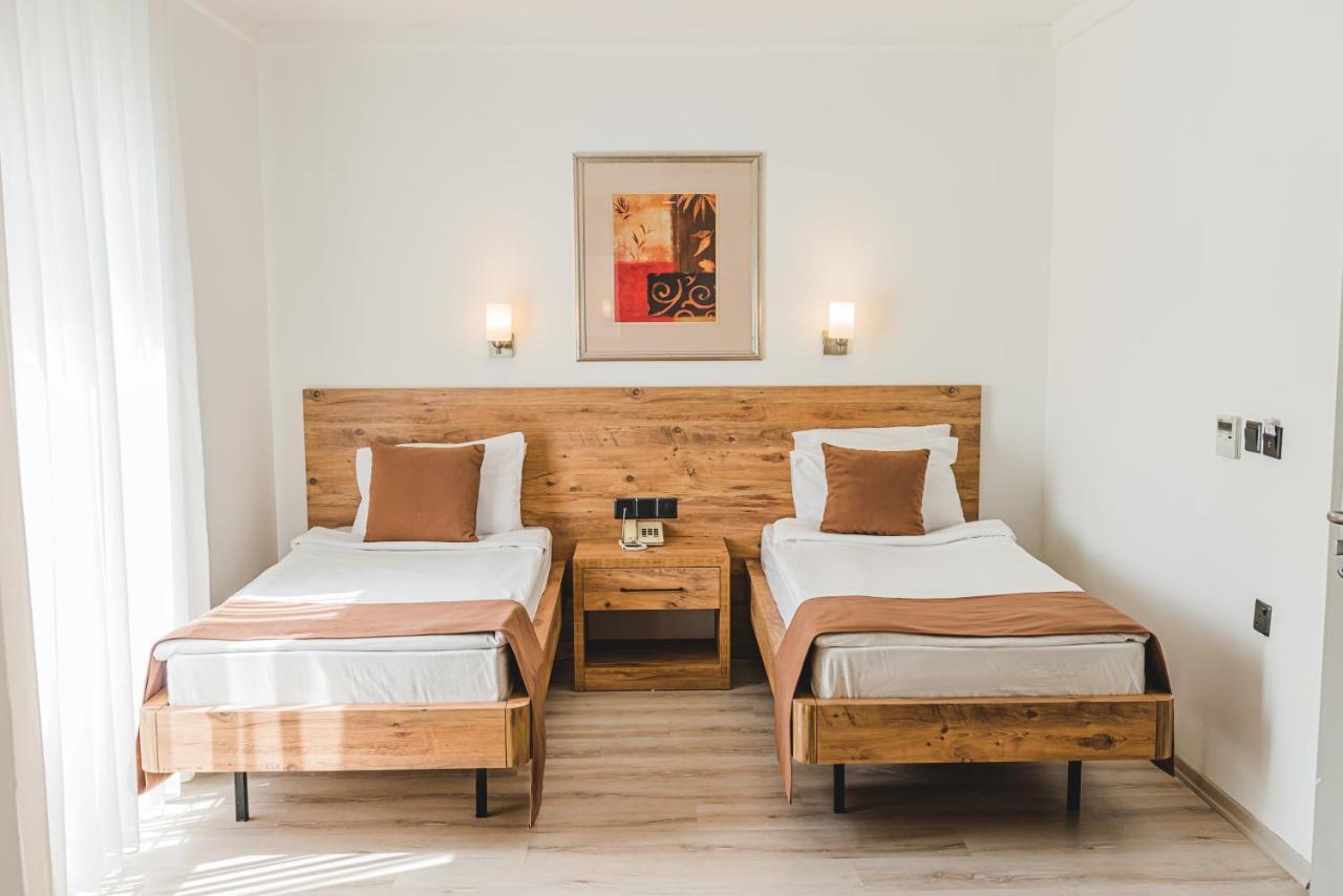 Uptown Bueyuek Anadolu Girne Hotel Zewnętrze zdjęcie
