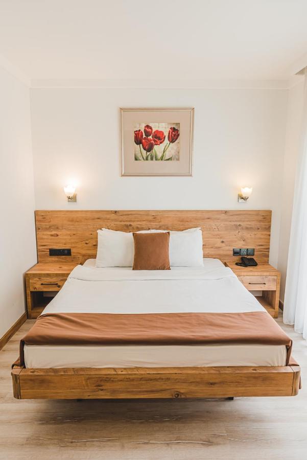 Uptown Bueyuek Anadolu Girne Hotel Zewnętrze zdjęcie