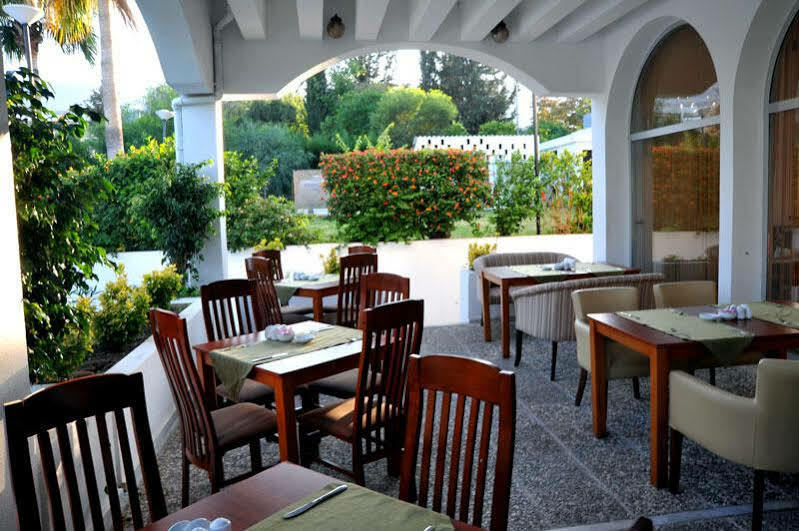 Uptown Bueyuek Anadolu Girne Hotel Zewnętrze zdjęcie